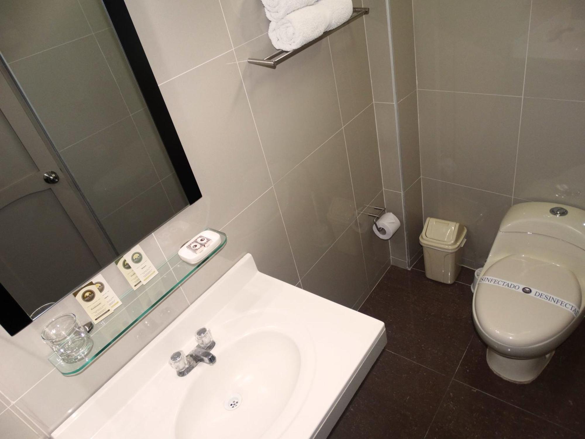 Hotel Gran Sipan Чиклайо Номер фото